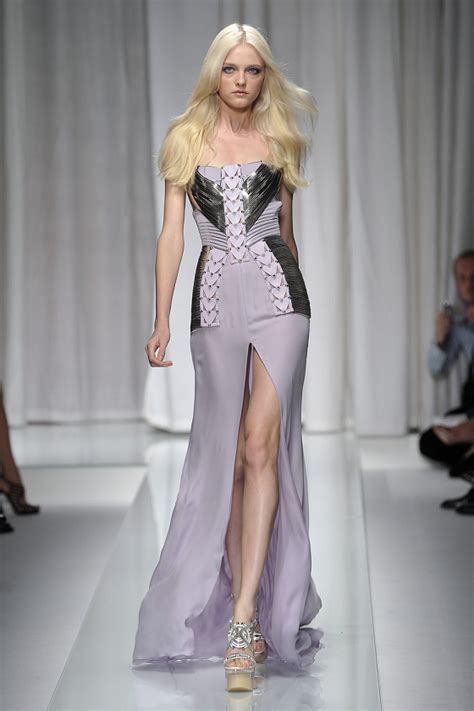 Vlada Roslyakova for Versace Spring/Summer 2010 . Follow.